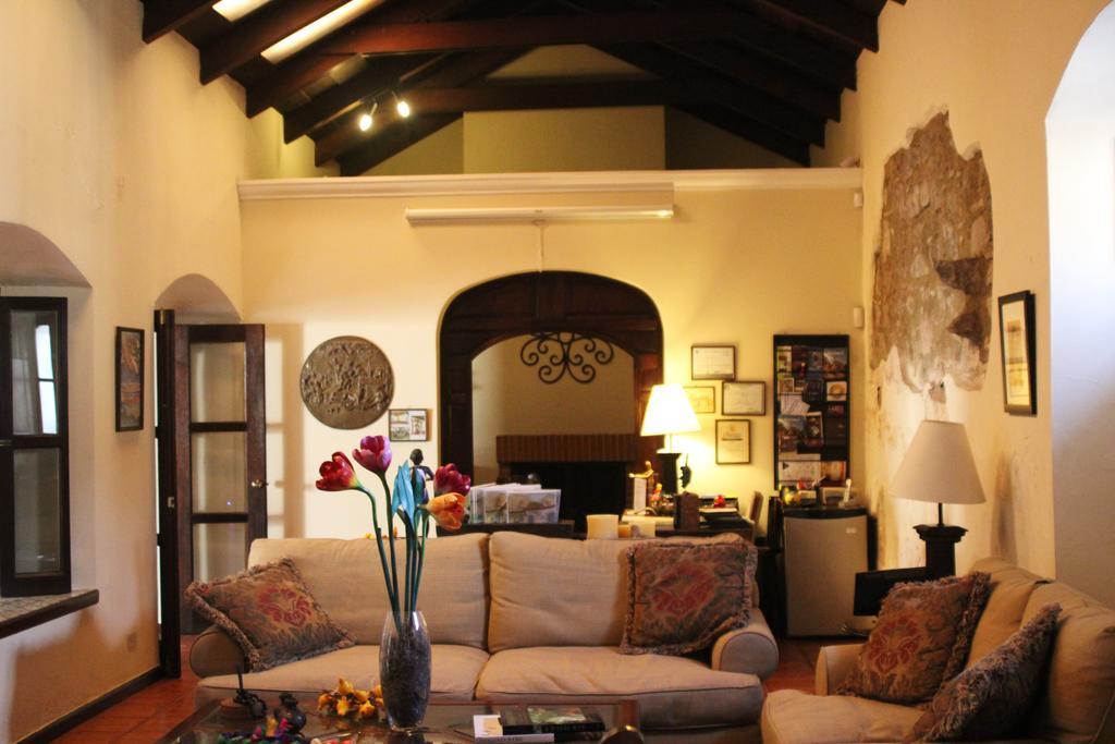 Hotel Sor Juana Antigua Exterior photo