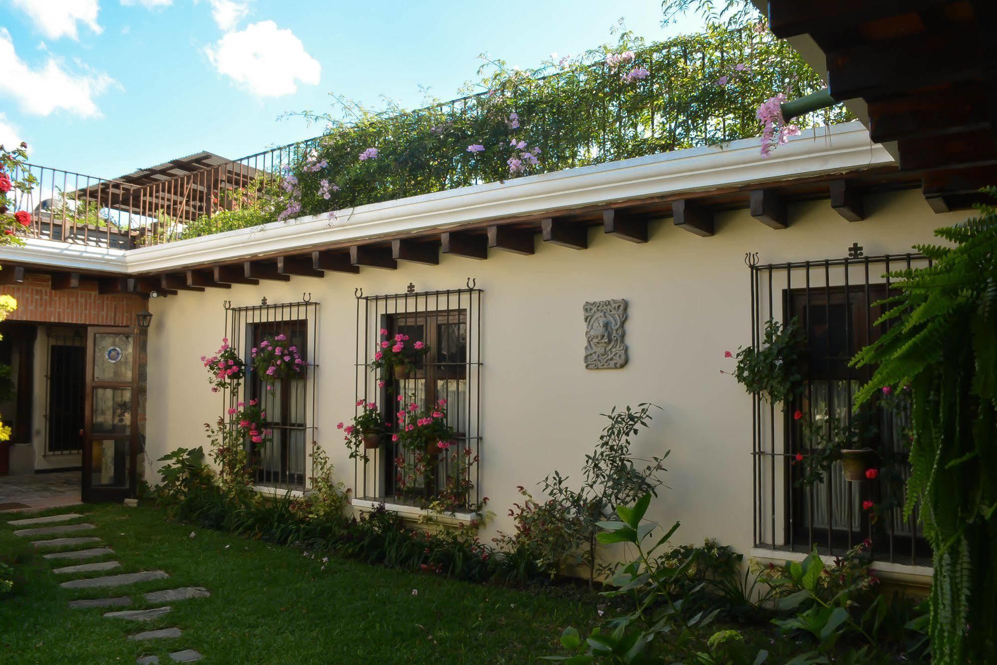 Hotel Sor Juana Antigua Exterior photo
