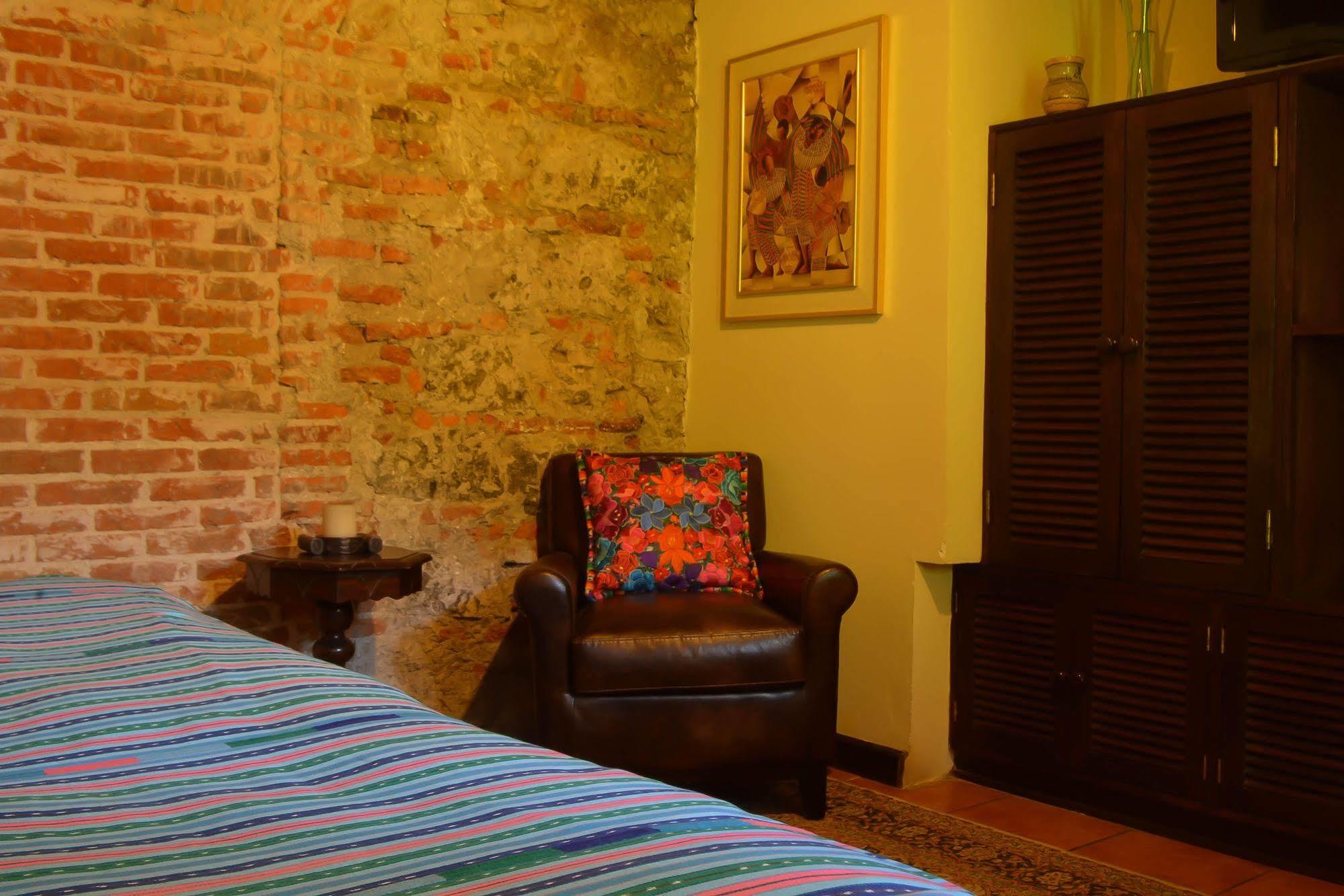 Hotel Sor Juana Antigua Exterior photo