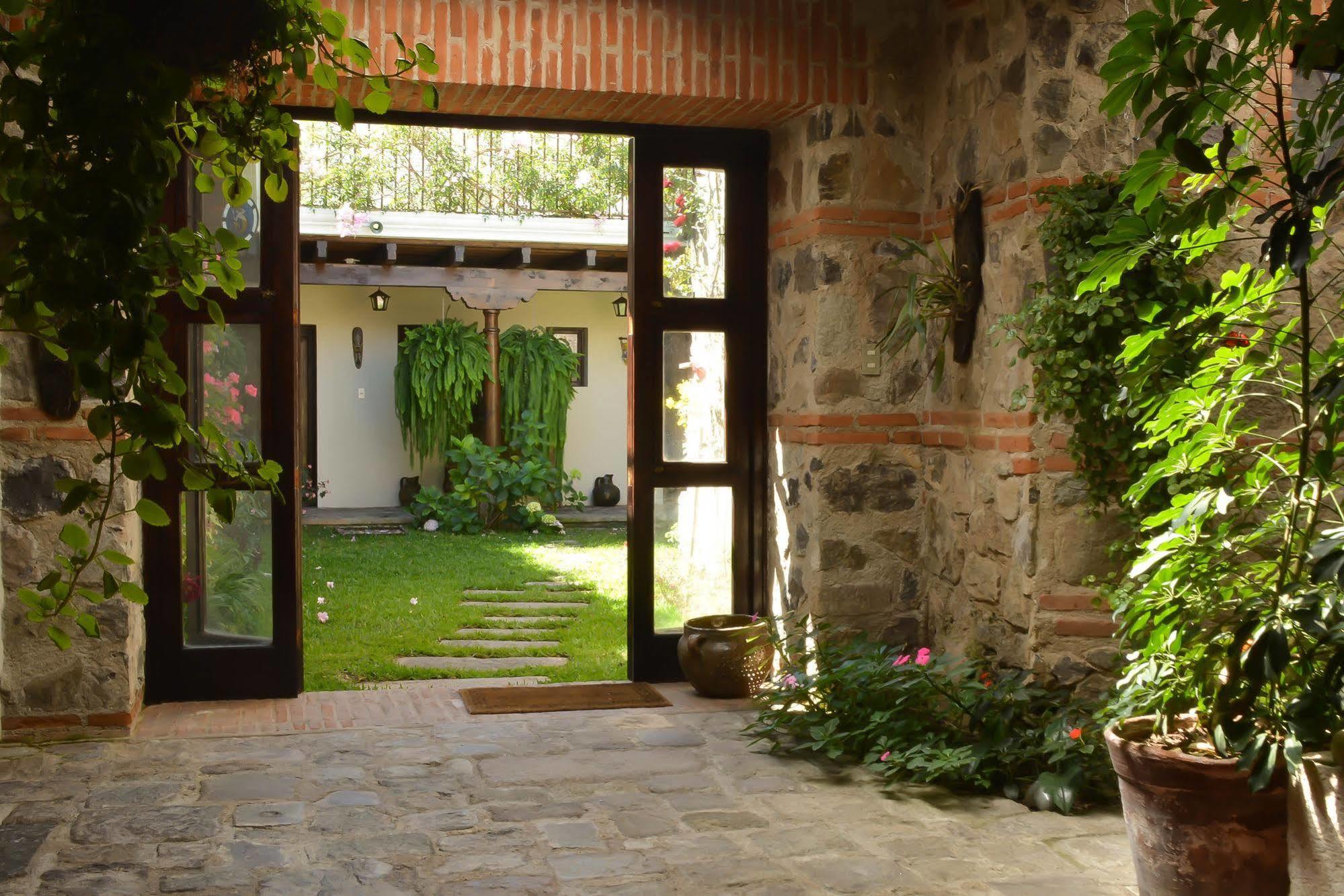 Hotel Sor Juana Antigua Exterior photo