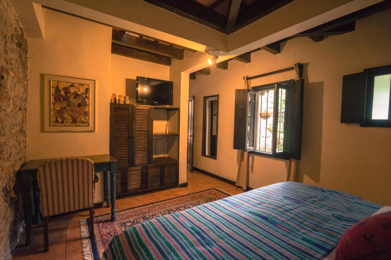 Hotel Sor Juana Antigua Exterior photo